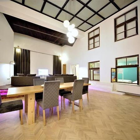 Appartamento The Theatre / Old Town & Balcony Riga Esterno foto
